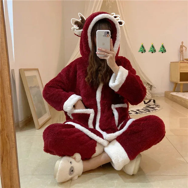 Women’s Reindeer Pajama Set