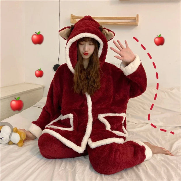 Women’s Reindeer Pajama Set