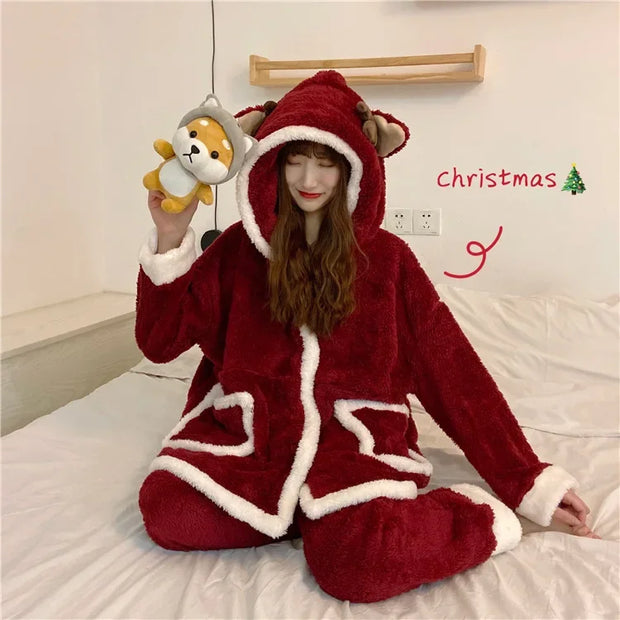 Women’s Reindeer Pajama Set