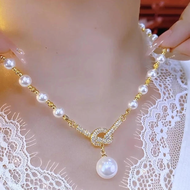 Luxurious Pearl Bridal Necklace